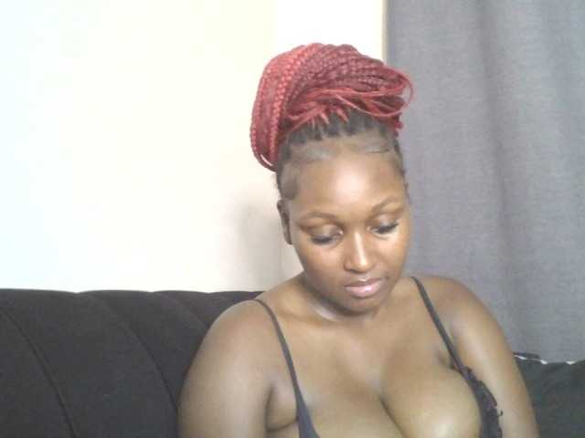 SexyBanni live cam on BongaCams