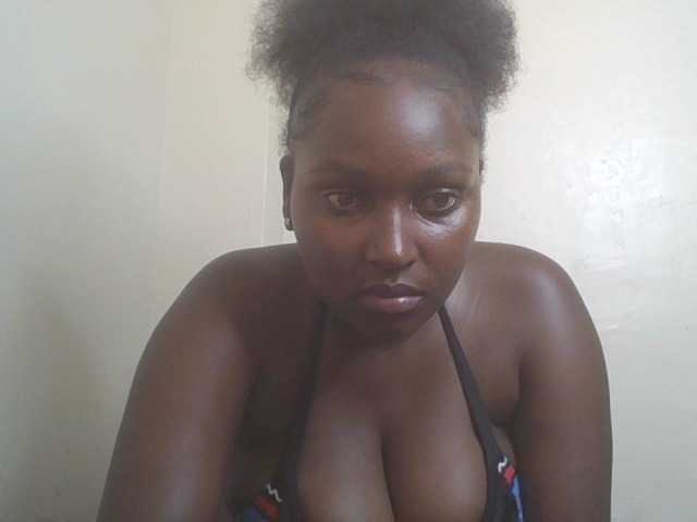 SexyBanni live cam on BongaCams