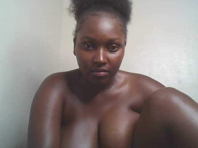 SexyBanni live cam on BongaCams