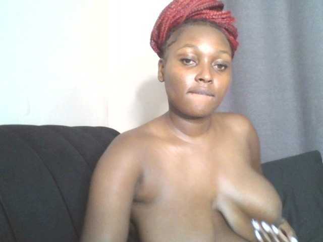 SexyBanni live cam on BongaCams