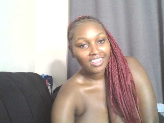 SexyBanni live cam on BongaCams