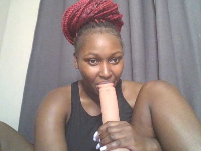 SexyBanni live cam on BongaCams