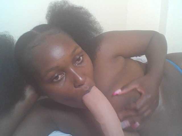 SexyBanni live cam on BongaCams