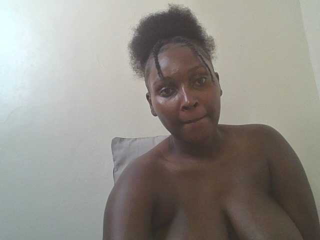 SexyBanni live cam on BongaCams
