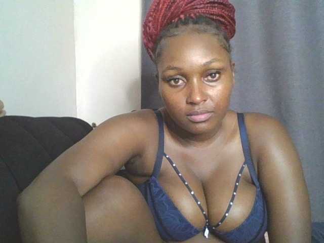 SexyBanni live cam on BongaCams
