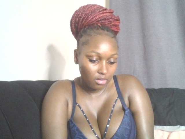 SexyBanni live cam on BongaCams