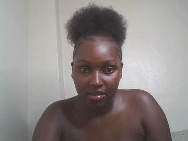 SexyBanni live cam on BongaCams
