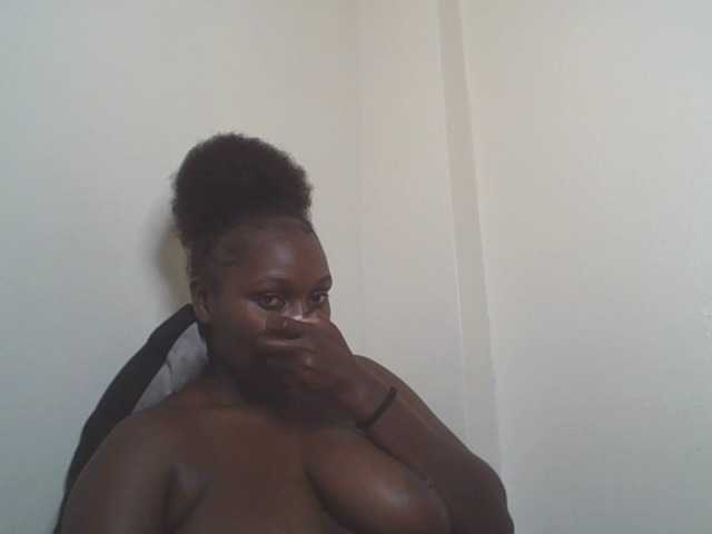 SexyBanni live cam on BongaCams