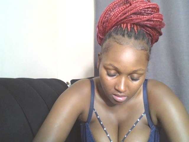 SexyBanni live cam on BongaCams