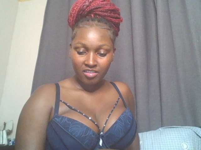 SexyBanni live cam on BongaCams