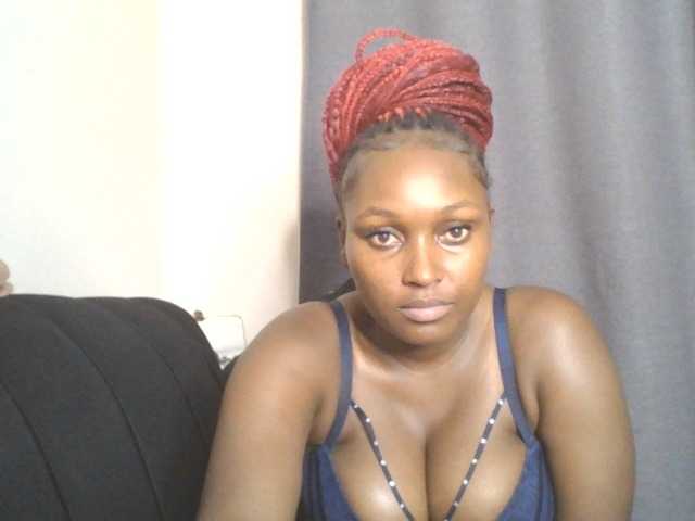 SexyBanni live cam on BongaCams