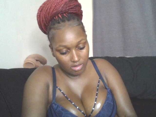 SexyBanni live cam on BongaCams