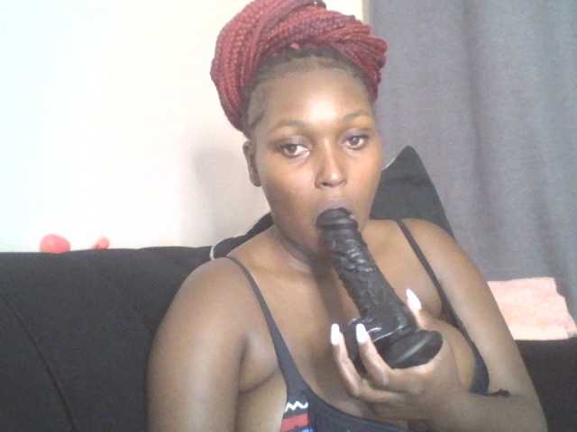 SexyBanni live cam on BongaCams