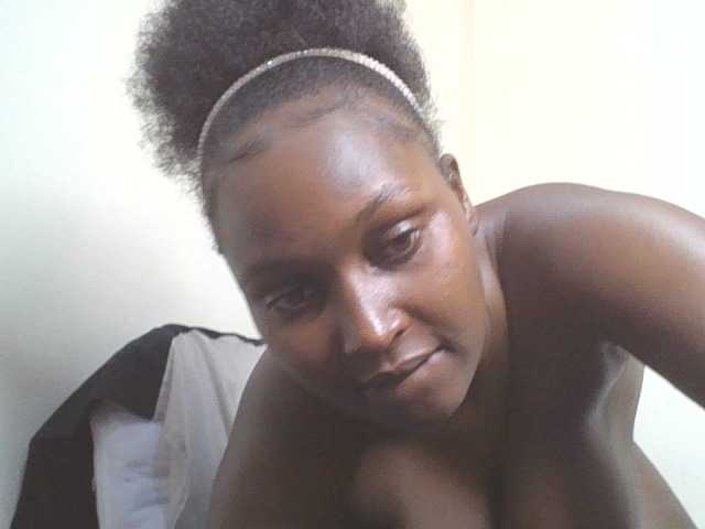 SexyBanni live cam on BongaCams