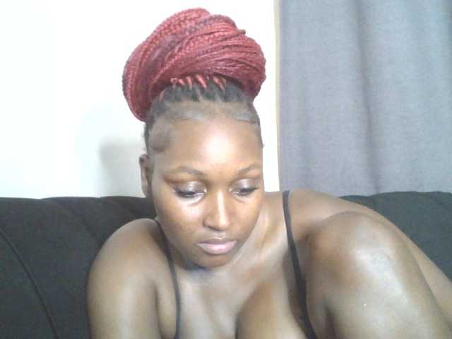 SexyBanni live cam on BongaCams