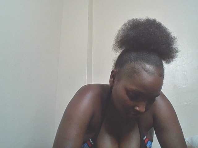 SexyBanni live cam on BongaCams
