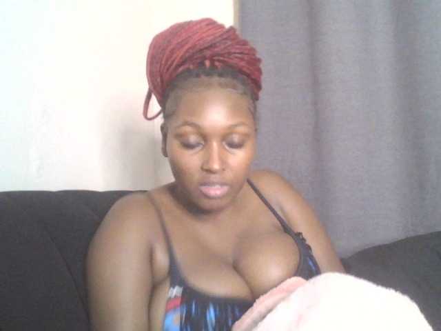 SexyBanni live cam on BongaCams