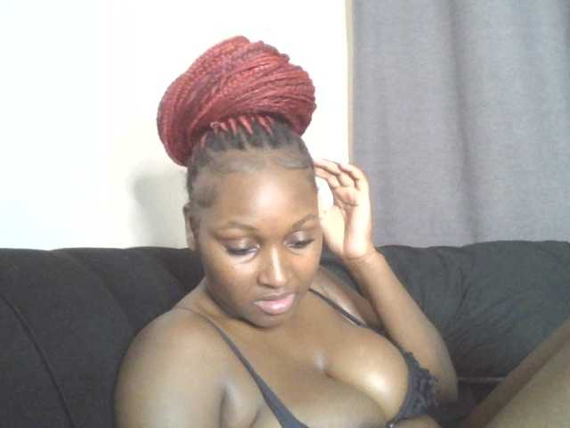 SexyBanni live cam on BongaCams