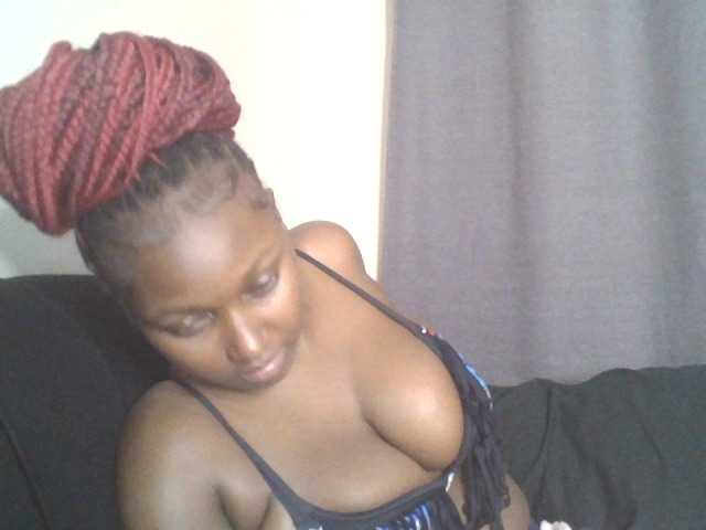 SexyBanni live cam on BongaCams