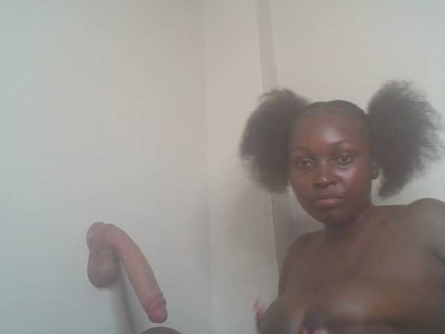 SexyBanni live cam on BongaCams
