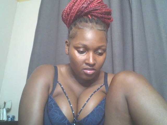 SexyBanni live cam on BongaCams