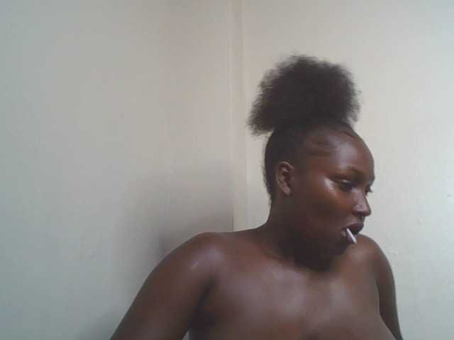 SexyBanni live cam on BongaCams