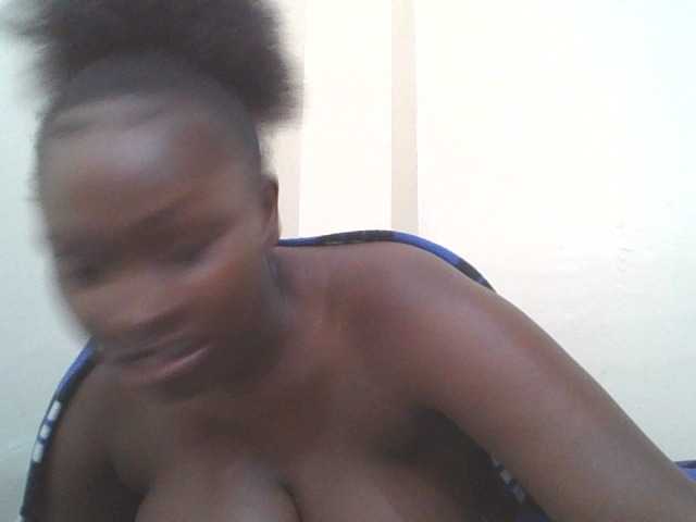 SexyBanni live cam on BongaCams