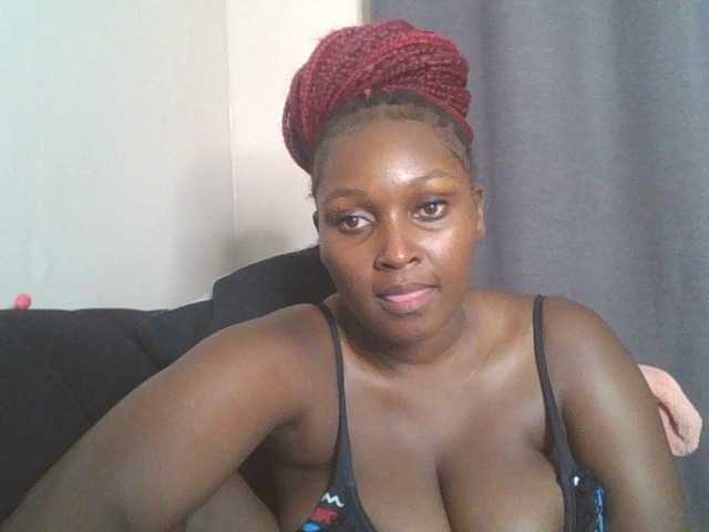 SexyBanni live cam on BongaCams