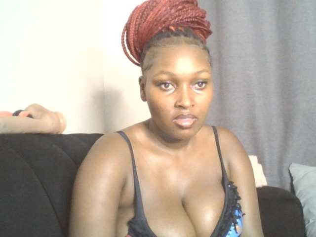 SexyBanni live cam on BongaCams