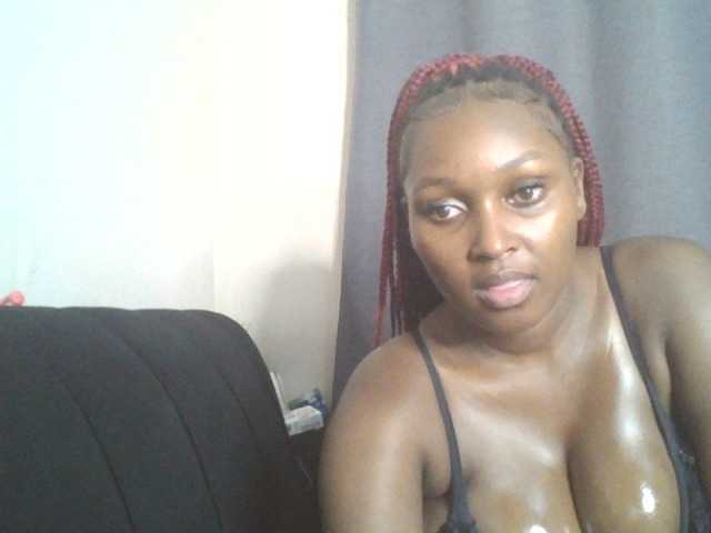 SexyBanni live cam on BongaCams