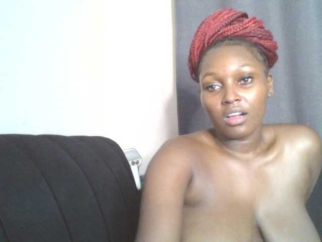 SexyBanni live cam on BongaCams