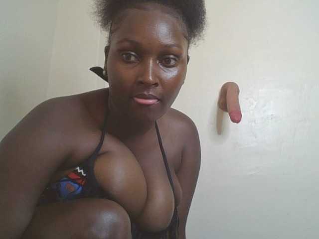 SexyBanni live cam on BongaCams
