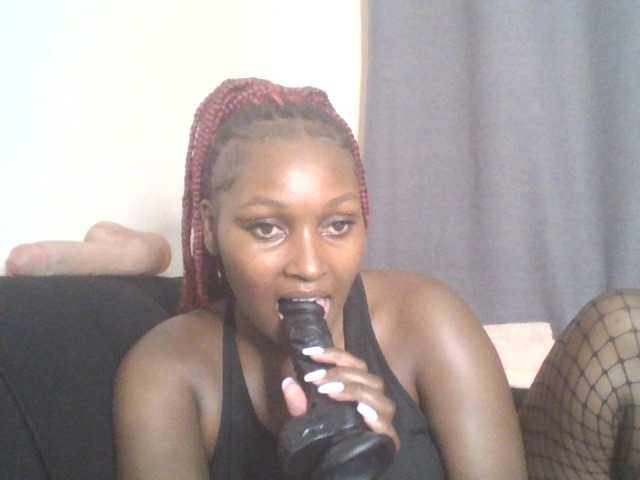 SexyBanni live cam on BongaCams
