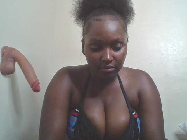 SexyBanni live cam on BongaCams