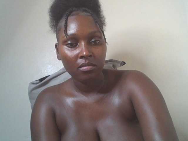 SexyBanni live cam on BongaCams