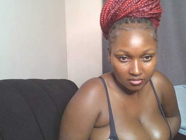 SexyBanni live cam on BongaCams