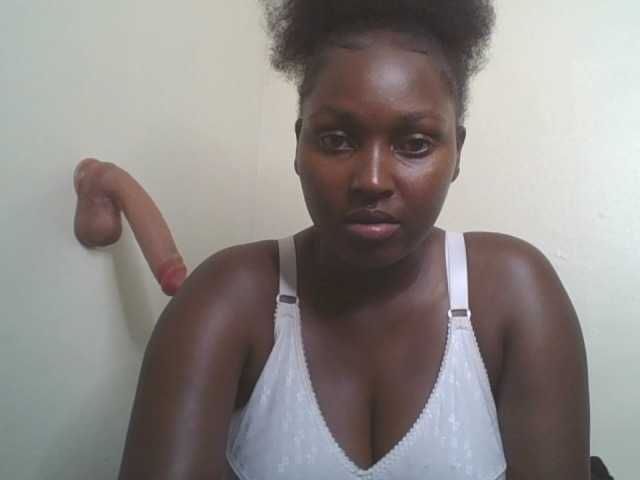 SexyBanni live cam on BongaCams