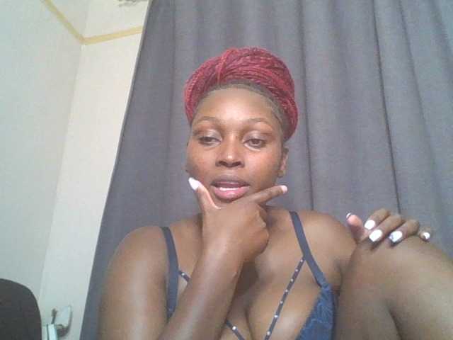SexyBanni live cam on BongaCams