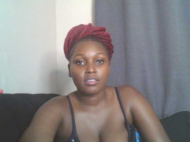 SexyBanni live cam on BongaCams
