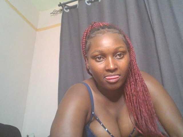 SexyBanni live cam on BongaCams