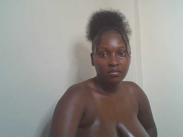 SexyBanni live cam on BongaCams