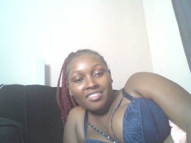 SexyBanni live cam on BongaCams