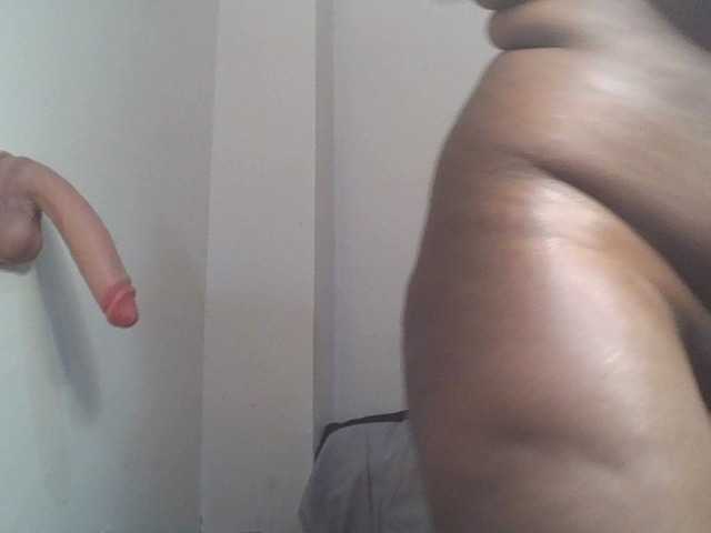 SexyBanni live cam on BongaCams