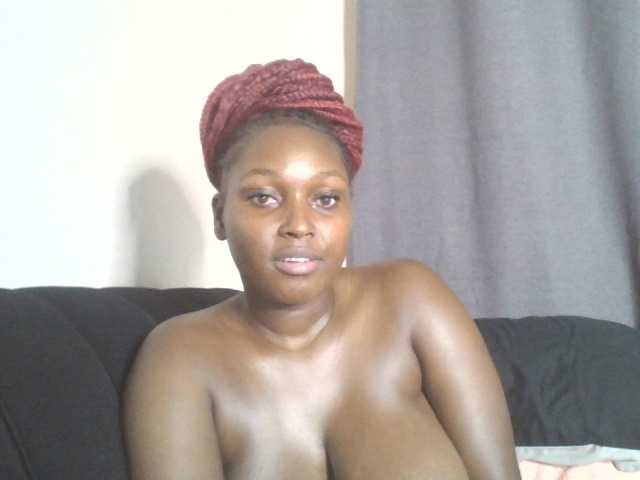 SexyBanni live cam on BongaCams