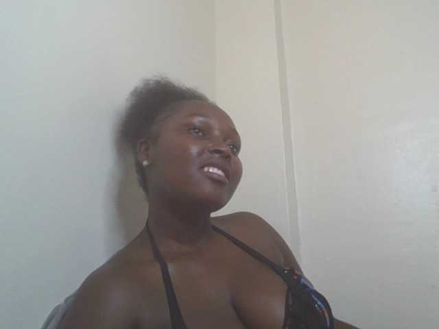 SexyBanni live cam on BongaCams