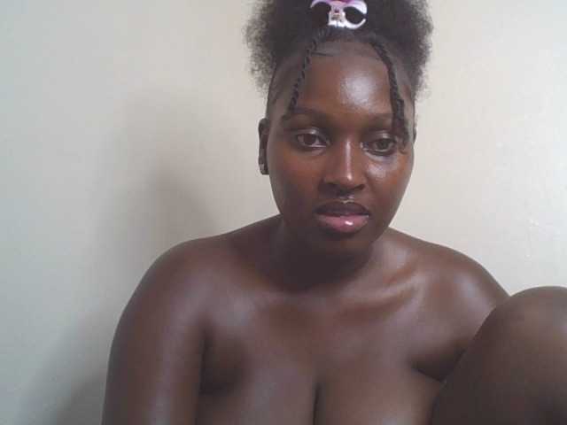 SexyBanni live cam on BongaCams