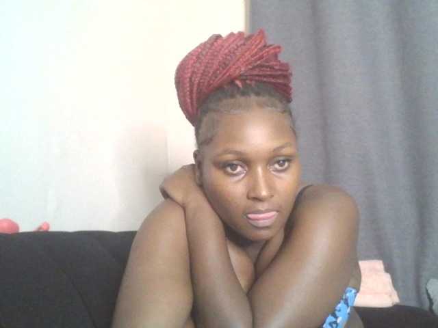SexyBanni live cam on BongaCams