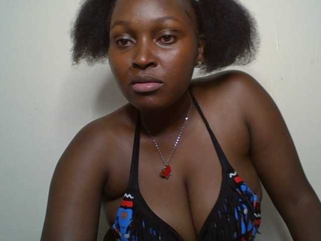 SexyBanni live cam on BongaCams