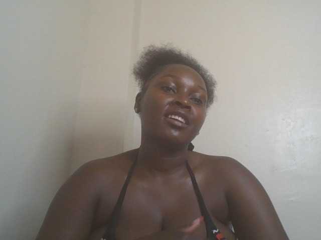 SexyBanni live cam on BongaCams