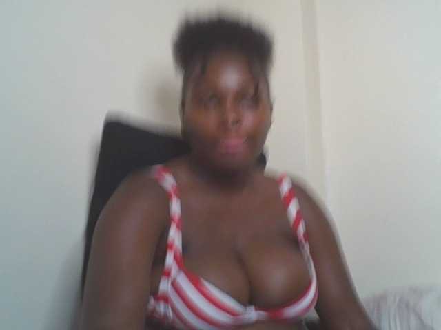 SexyBanni live cam on BongaCams